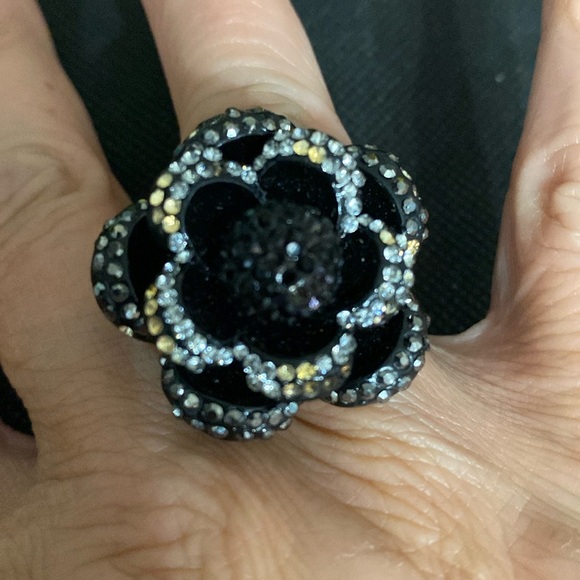 Vintage Black Floral rhinestone & Black Onyx Expandable ring - Size 9+ - Picture 2 of 9